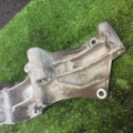 Кронштейн опори двигуна Volkswagen Golf IV (1997-2006) 071260089B