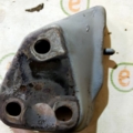 Кронштейн поперечины рулевой колонки левый Volkswagen Golf IV (1997-2006) 1J0419255B