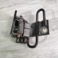 петля передніх дверей права нижня Volkswagen Golf IV (1997-2006) 4B0831412B