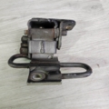 петля передніх дверей права нижня Volkswagen Golf IV (1997-2006) 4B0831412B
