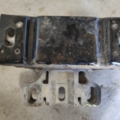 Подушка двигателя левая Volkswagen Golf IV (1997-2006) 1J0199555