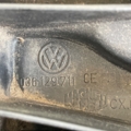 Впускний колектор  Volkswagen Golf IV (1997-2006) 036129711CE