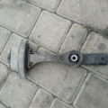 задня опора двигуна; задня подушка двигуна; подушка (опора двигуна, задня) Volkswagen Golf IV (1997-2006) 1J0199851M