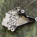 Кронштейн подушки (опори) двигуна Volkswagen Golf V (2003-2009) 06F199207Q