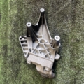 Кронштейн подушки (опори) двигуна Volkswagen Golf V (2003-2009) 06F199207Q