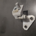 Петля дверки передня ліва Volkswagen Golf VI (2008-2012) 1K0831401M