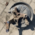 поворотний кулак задній, лівий Volkswagen Golf VI (2008-2012) 1K0505435AB