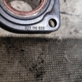 Корпус сальника вторичного вала двигателя Volkswagen Passat B2 80-88 027115033