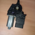 Блок керування склопідіймача Volkswagen Passat B5 (1996-2005) 0130821696