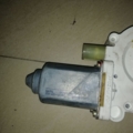 Моторчик склопідйомника задній лівий Volkswagen Passat B5 (1996-2005) 0130821697