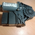 Моторчик склопідйомника задній лівий Volkswagen Passat B5 (1996-2005) 0130821697
