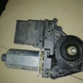 Моторчик склопідйомника задній лівий Volkswagen Passat B5 (1996-2005) 0130821697
