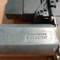 Моторчик склопідйомника задній лівий Volkswagen Passat B5 (1996-2005) 0130821697