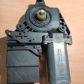 Моторчик склопідйомника задній лівий Volkswagen Passat B5 (1996-2005) 0130821697
