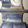 Петля двери передней правой Volkswagen Passat B5 (1996-2005) 4B0831412A