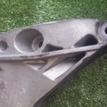 Кронштейн подушки (опори) двигуна, правої Volkswagen Passat B6 (2005-2010) 06J199207K