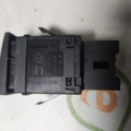 кнопка аварійки Volkswagen Polo IV (2002-2009) 6Q095323501C