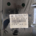 Бардачок під сидінням Volkswagen Touareg I (2002-2010) 7L0881678D