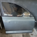 Двері передні праві у зборі Volkswagen Touareg I (2002-2010) 7L0831056L
