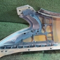Крило переднє ліве рестайл дефект тріщина Volkswagen Touareg I (2002-2010) 7L6821101P