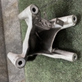 Кронштейн двигуна правий Volkswagen Touareg I (2002-2010) 070199308A