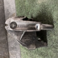 Кронштейн двигуна правий Volkswagen Touareg I (2002-2010) 070199308A