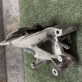 Кронштейн двигуна правий Volkswagen Touareg I (2002-2010) 070199308A