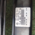 Кронштейн сидіння водія Volkswagen Touareg I (2002-2010) 7L0881677B