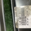 Кронштейн сидіння водія Volkswagen Touareg I (2002-2010) 7L0881677B