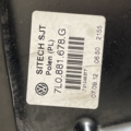 Кронштейн сидіння Volkswagen Touareg I (2002-2010) 7L0881678G