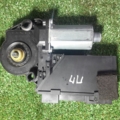Моторчик склопідйомника передній правий Volkswagen Touareg I (2002-2010) 7L0959792A