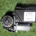 Моторчик склопідйомника передній правий Volkswagen Touareg I (2002-2010) 7L0959792A