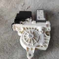 Мотор склопідйомника задній лівий Volkswagen Touran I (2003-2010) 1K0959703B