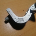 Петля кришки багажника Volkswagen Touran I (2003-2010) 1J9827301
