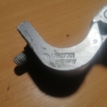 Петля кришки багажника Volkswagen Touran I (2003-2010) 1J9827301