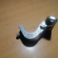 Петля кришки багажника Volkswagen Touran I (2003-2010) 1J9827301