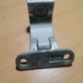 Петля кришки багажника Volkswagen Touran I (2003-2010) 1J9827301