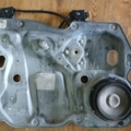 Скло підйомник лівий передній Volkswagen Touran I (2003-2010) 1T0837755M