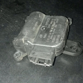 мотор заслінки печі; привід системи автоматичного управління обігрівачем; двигун заслінки печі VW Touran 2003-2010  1K0907511B Vag Б/У