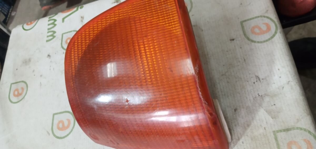 Вказівник повороту лівий Audi 100 C3 1982-1991 443953049