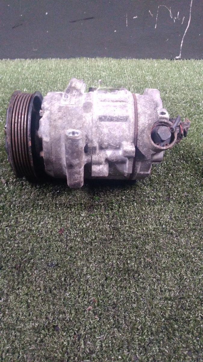 Компресор кондиціонера Audi A2 8Z (1999-2005) 6Q0820803D