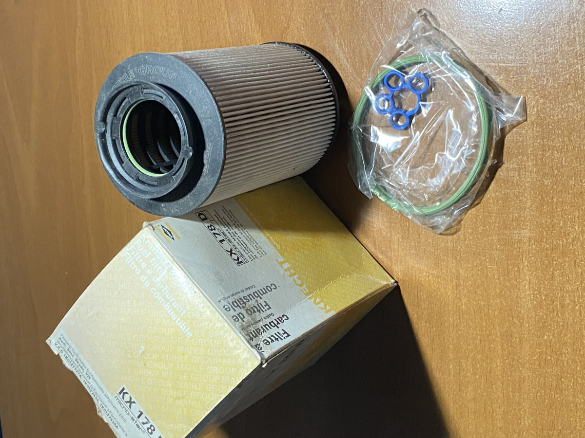 фільтр палива; фільтр тонкого очищення палива; фільтр-відстійник палива грубої очистки; фільтр паливний Audi A3 2003-2013  KX178D Нове Audi A3 2003-2013 KX178D