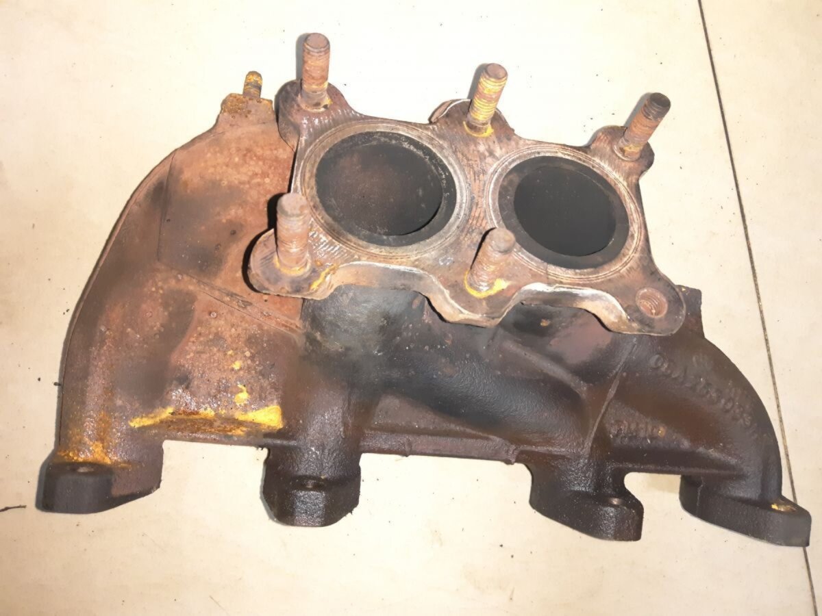Колектор випускний 1,6 akl Audi A3 8L (1996-2003) 06A253033H
