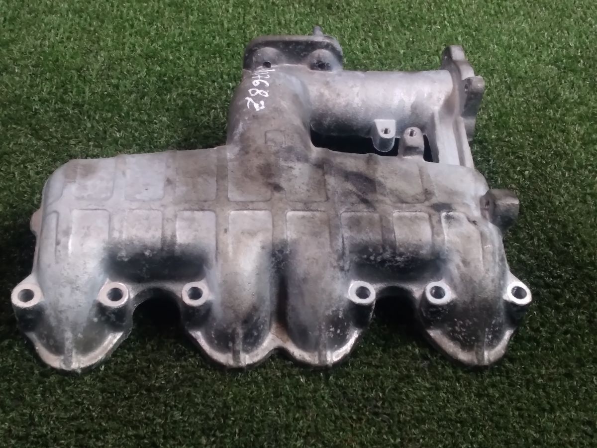 Впускний колектор Audi A3 8L (1996-2003) 038129713J