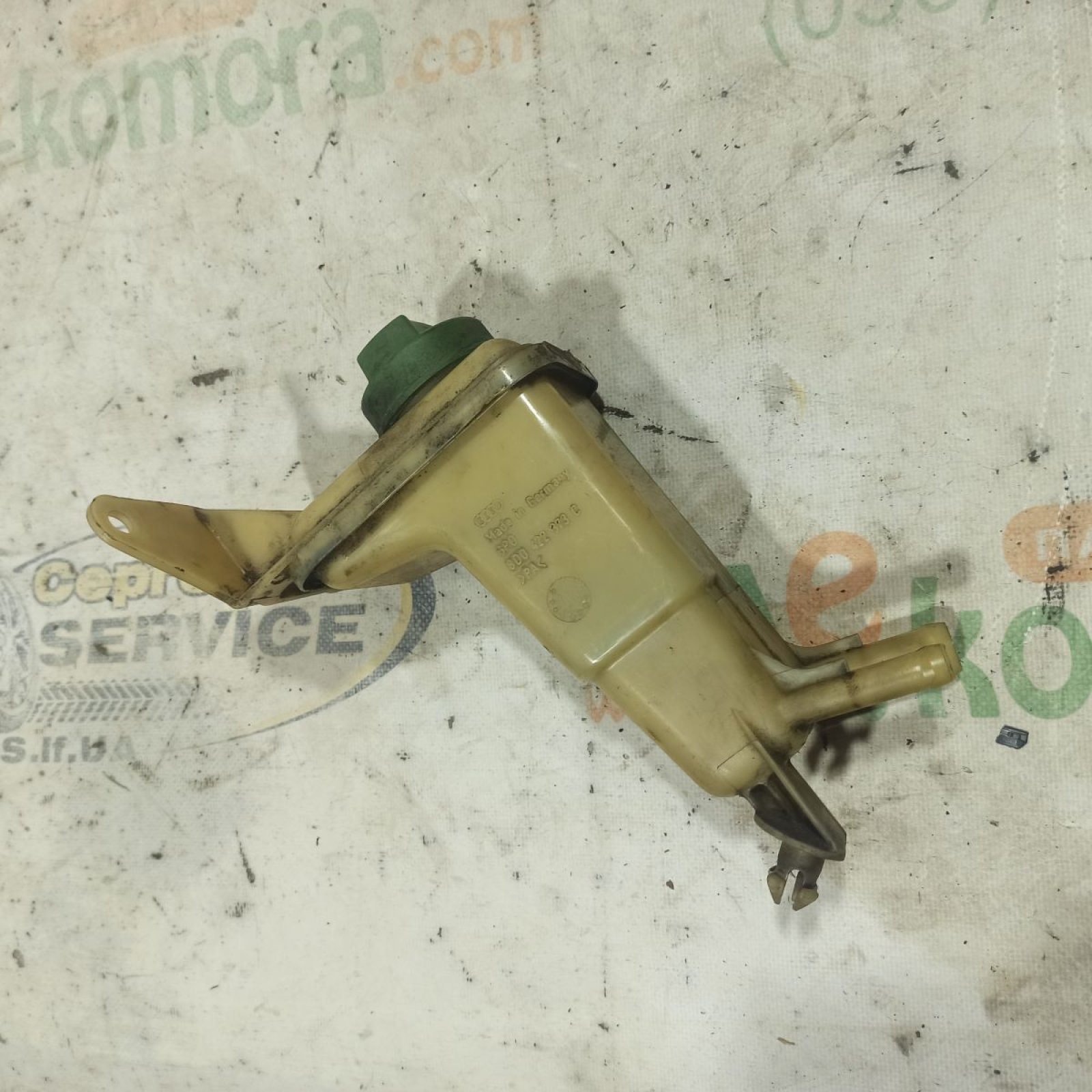 Бачок гідропідсилювача керма Audi A4 B5 (1994-2001) 8D0422373C