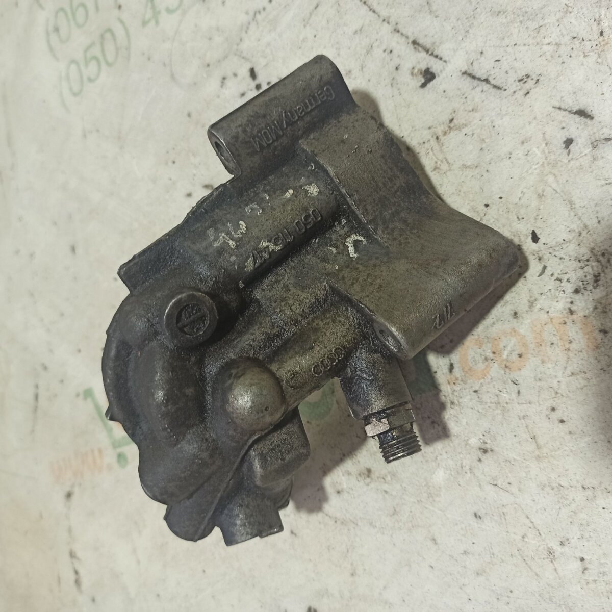 Кронштейн масляного фільтра Audi A4 B5 (1994-2001) 050115417