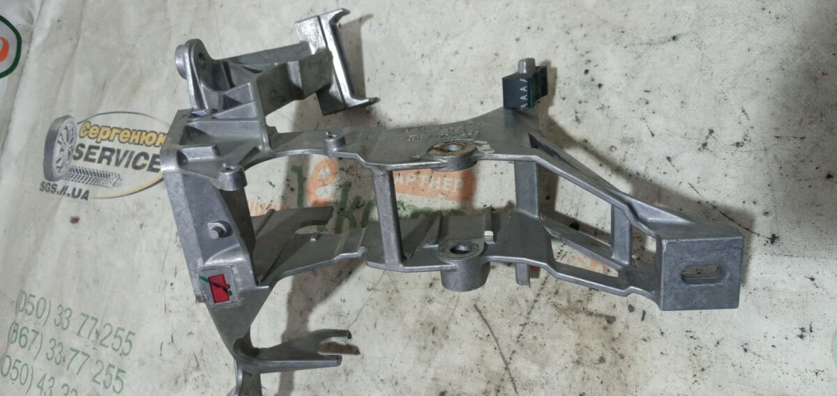 кронштейн педалей, педальний вузол Audi A4 B5 (1994-2001) 8D1721117E