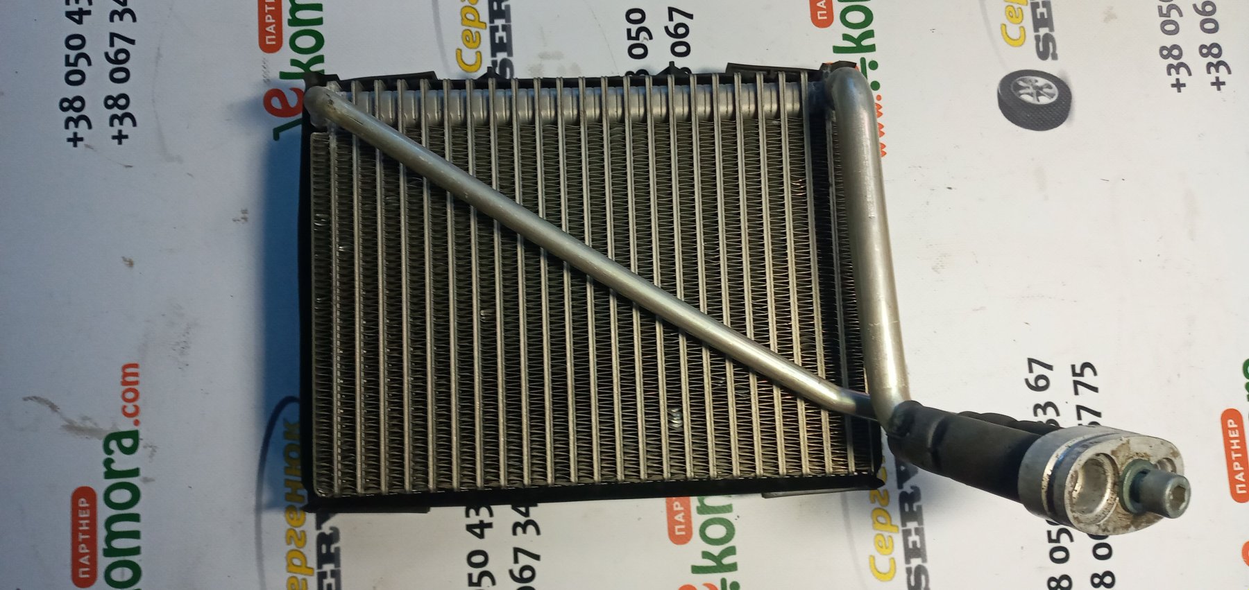 охолоджувач повітря; радіатор кондиціонера салонний, випарник; радіатор опалювача салону Audi A4 B5 (1994-2001) 8D1820103D