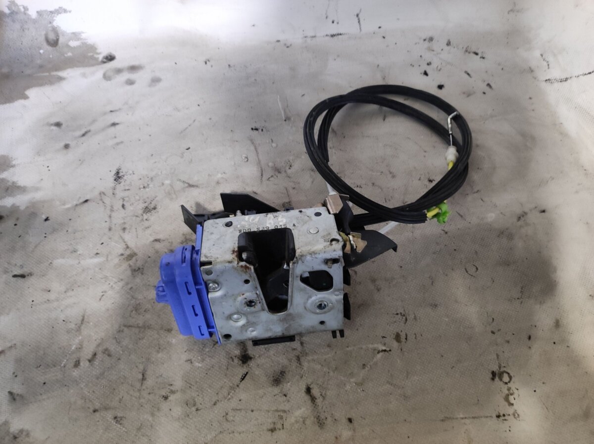 Замок двері audi a4 1995-2001 Audi A4 B5 (1994-2001) 8D0839015A