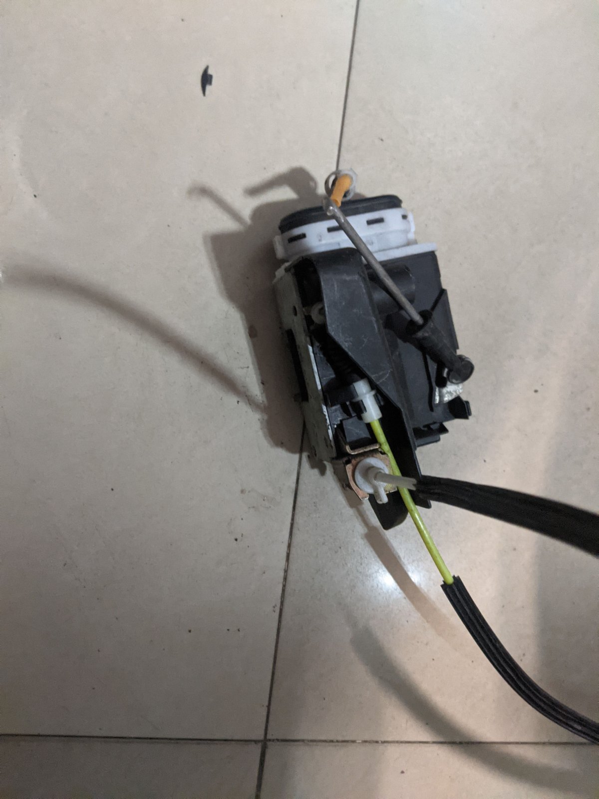 Замок двері audi a4 1995-2001 Audi A4 B5 (1994-2001) 8D0839015A